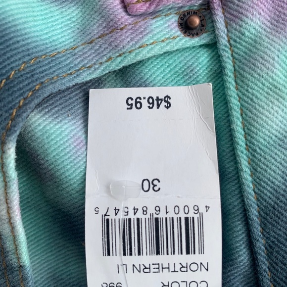 New with tags ! Size 30 pac sun - Picture 2 of 3